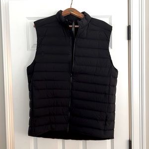 LuLuLemon XL mens Navigation Down Vest